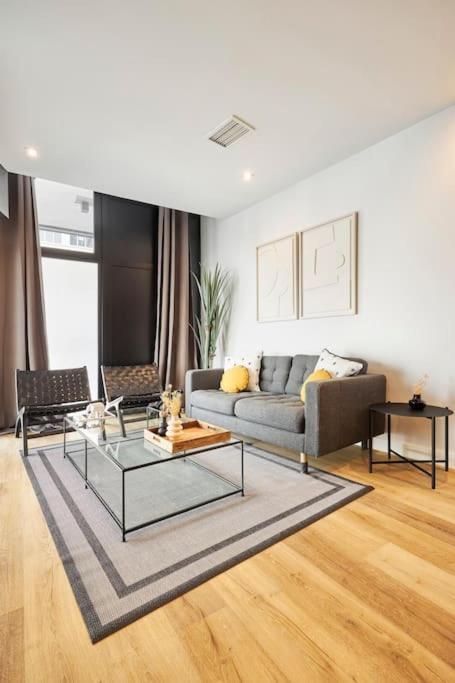 Gran Via Style Apartment Madrid Bagian luar foto