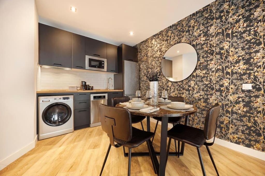 Gran Via Style Apartment Madrid Bagian luar foto